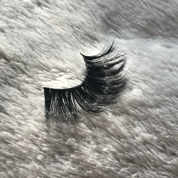Ellie Lash Co Faux Mink Lash - Picture 1 of 3